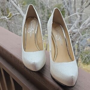 Jessica Simpson Cream Textured Heels